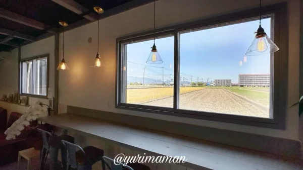 移転オープンした西条市の「シフォンケーキ月ゆらり」内観写真2
