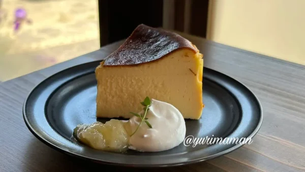 古民家カフェ栞のバスクチーズケーキ