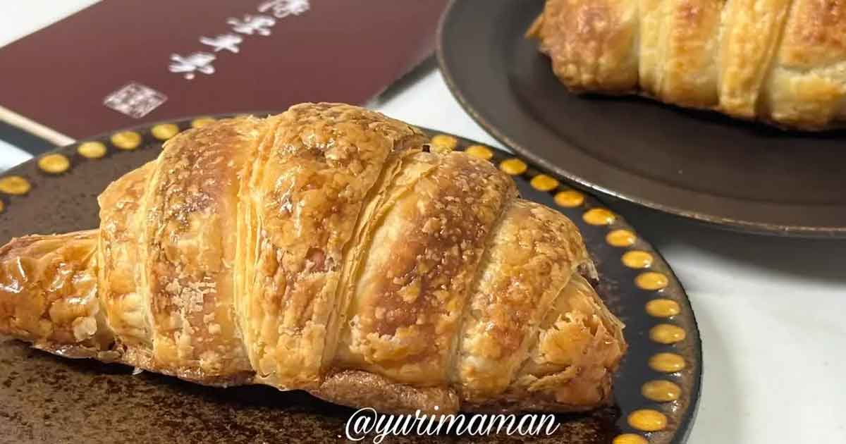 松山市の薄墨羊羹が手がけるあんこのクロワッサン
