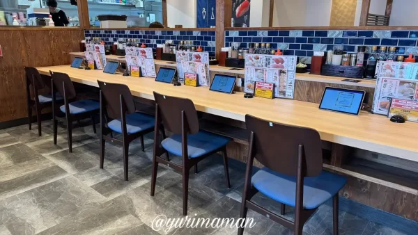 伊予びやびや寿司（松山）の店内のようす3