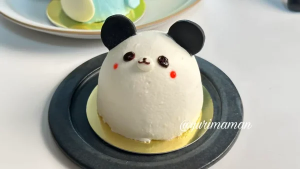 松山市のカトルセゾン菓子夢「パンダ」のどうぶつさんケーキ（いちご）1