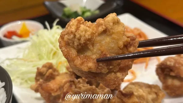 松山・なみなみの唐揚げ定食（並）。唐揚げ6個とたっぷりご飯で満腹ランチ。2