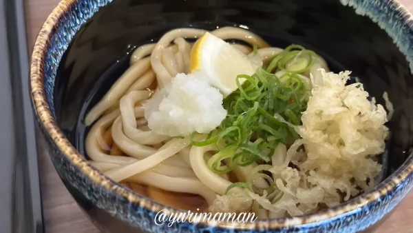 ぴっぴやのぶっかけうどん（小）／コシの強いさぬきうどん2