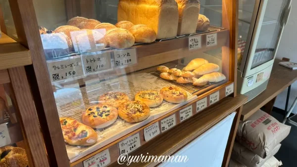 トトトパン（松山市パン屋）内観写真1