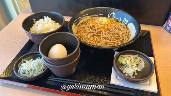 ゆで太郎松山北吉田店の朝食セット（納豆・卵・ごはん・そば）