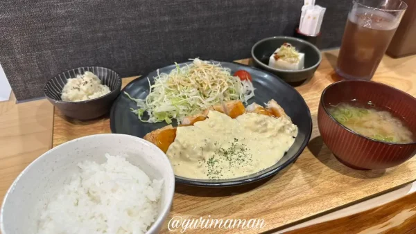 JR伊予西条駅近くにオープンしたお食事処エキマエの外観
