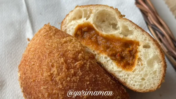四国中央市のパン屋ミニョンミニョンの揚げていないカレーパン