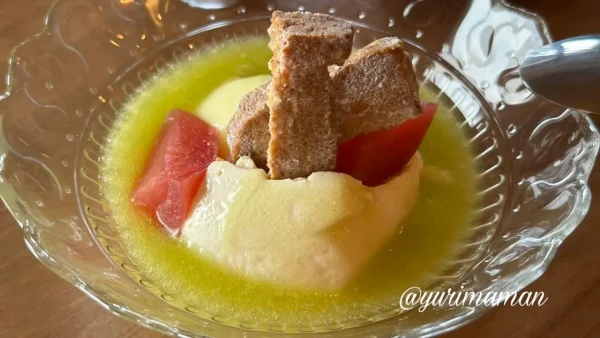 溝口家の食卓のランチのデザートセットで楽しめるメロンのスープ1