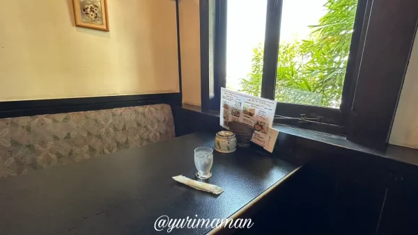 おがた珈琲（西条市の喫茶店）仕切りのある個室席