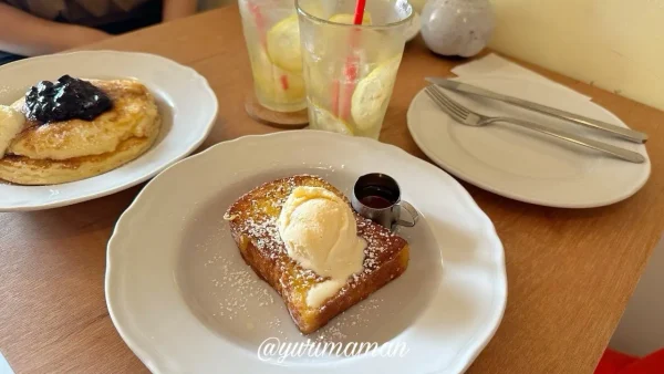 松山市カフェ「olmost」のモーニングにおすすめパンケーキとフレンチトースト
