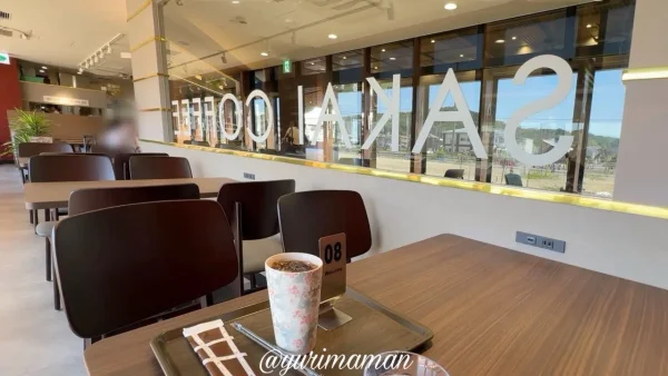 さかい珈琲Expressの内観写真（JR松山駅）3