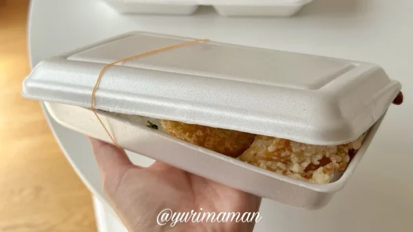 坂本商店（西条市）蓋が閉まらないほどボリューミーなお弁当