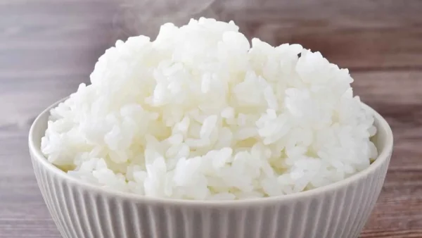 備蓄米を炊いたごはん。ふっくらしていておいしそうな炊き上がり（イメージ）