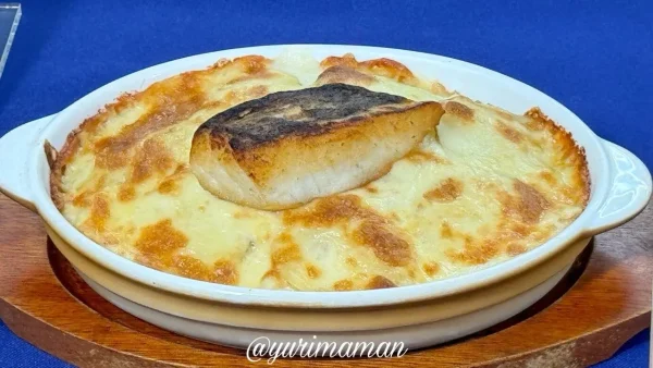 カフェアルルの鯛一郎クンのドリア｜西条市の洋風焼き鯛めし実食レポ