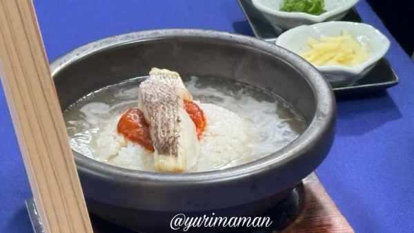 石焼ブイヨンで仕上げるつじ丸の洋風焼き鯛めし｜夜とランチで提供スタイルが異なるメニュー