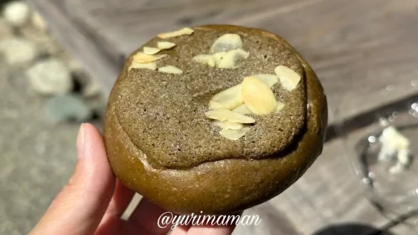ほうじ茶生地×マロングラッセのダマンド｜シャルムの季節限定パン