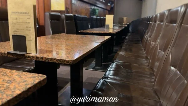 でゅえっと店内の様子｜落ち着いた喫茶店風の雰囲気でランチタイム1