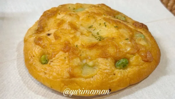 グリグラカフェ（松山市駅パン屋）枝豆とチーズのフォカッチャ
