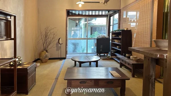 磯野陶器店（今治市菊間町）レトロなお座敷の席