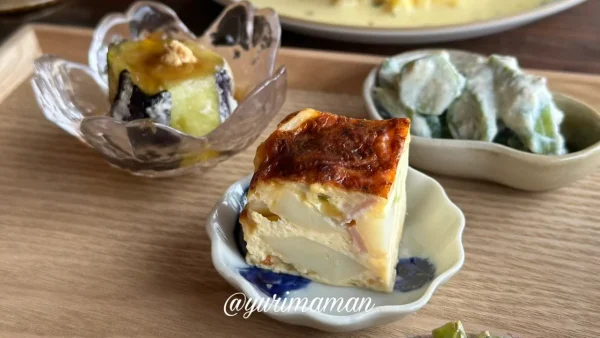 感食堂のハンバーグランチ、副菜と雑穀米付き2
