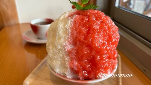 クマカフェ（久万高原町）いちごのかき氷1