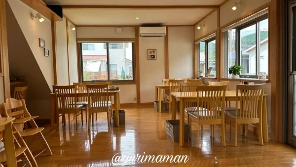 クマカフェ（久万高原町）内観写真1