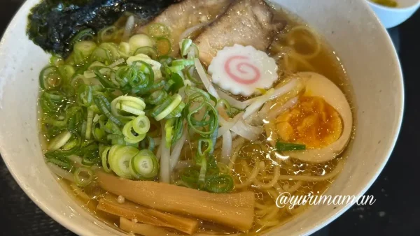 四国中央市「みしま屋」の人気メニュー中華そば｜煮卵・チャーシュー入り1