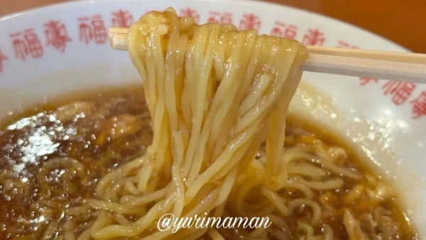 すけろくラーメン｜とろみのあるスープに絡む麺