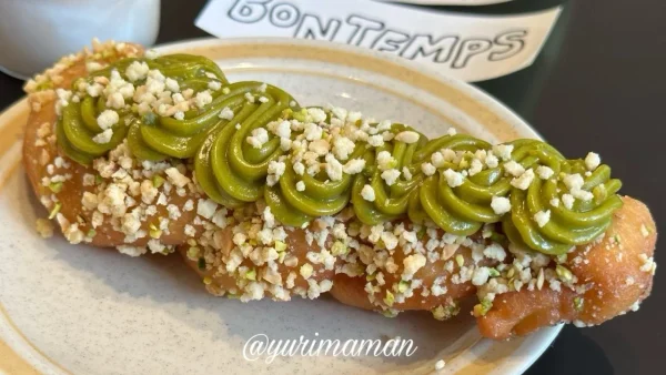 BONTEMPS松山店のピスタチオドーナツ1
