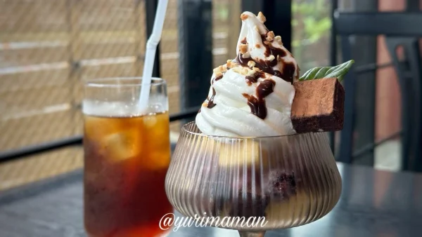 Cafe&Dining CieLのチョコレートパフェ2