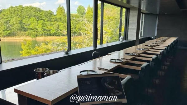 時地人-JIJIJIN- Matsuyamaのレストラン内観｜砥部町のリゾートホテル1
