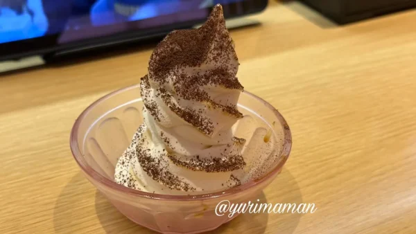 すしえもん小栗店で食後に追加したコーヒーソフトクリーム
