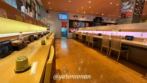 回転寿司すしえもん小栗店の店内の雰囲気1