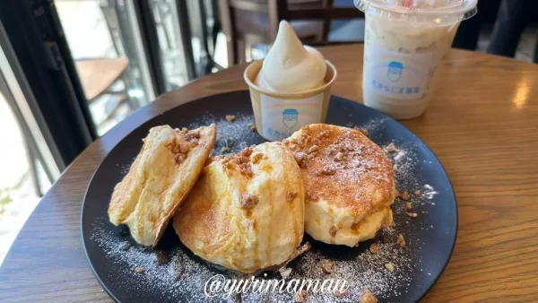 たからじま珈琲新居浜店のスフレパンケーキ（ナッツ＆キャラメルソース）3