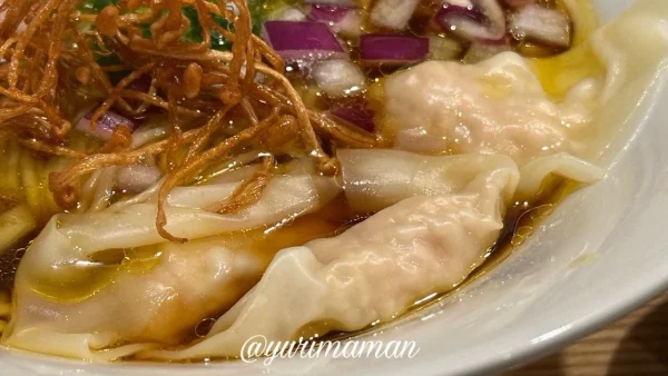 焼鳥ちかき狼煙のランチでいただいた醤油ラーメン、自家製ワンタン入り1