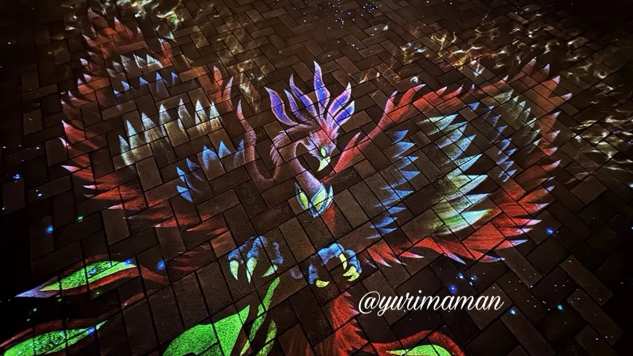 道後温泉周辺・坊っちゃん広場の「道後ブラックライトアート」2