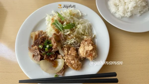 ジョイフルの日替りランチ｜豚のにんにく醤油＆唐揚げランチプレート