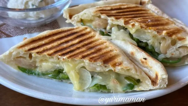 チーズがとろける照焼チキンと白インゲン豆のホットサンド。自家製発酵生地で包んで焼き上げた1 - ゆりママんブログ チーズがとろける照焼チキンと白インゲン豆のホットサンド。自家製発酵生地で包んで焼き上げた1