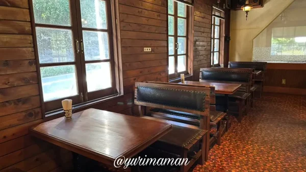 木の温もりあふれる店内の様子 - ゆりママんブログ 木の温もりあふれる店内の様子