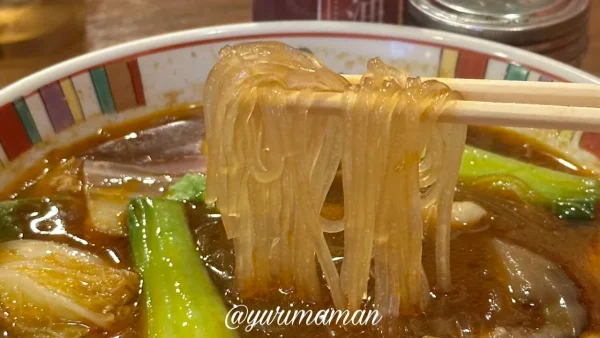 すけろく助六麻辣湯の春雨麺｜スープを吸った透明感ある麺