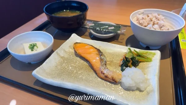 やよい軒のしゃけの焼魚朝食（モーニング）1