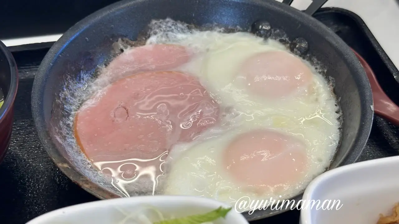 吉野家のWハムエッグ牛小鉢定食、ハムエッグのアップ写真 - ゆりママんブログ 吉野家のWハムエッグ牛小鉢定食、ハムエッグのアップ写真
