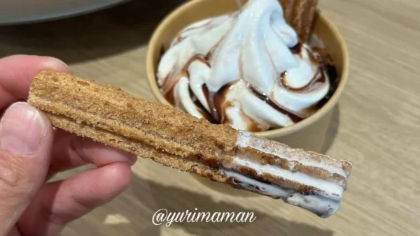 ドトール今治店限定チュロスサンデー（チョコ）2