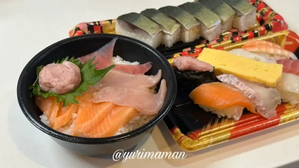 はま寿司のテイクアウト(海鮮丼・定番8貫・さば棒寿司)3種類をまとめた写真2 - ゆりママんブログ はま寿司のテイクアウト(海鮮丼・定番8貫・さば棒寿司)3種類をまとめた写真2