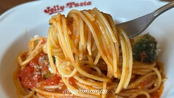 パスタをフォークで巻き上げた様子 - ゆりママんブログ パスタをフォークで巻き上げた様子