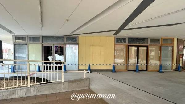 サイゼリヤ エミフルMASAKI 工事中の建物の様子