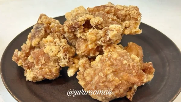 トライアル西条店のお惣菜コーナーで購入した唐揚げ