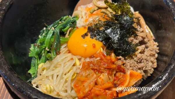 じゃんじゃかエミフルMASAKI店の熱々石焼ビビンバのアップ写真