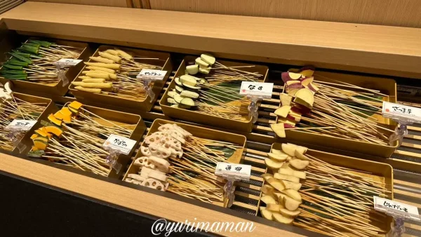 串家物語の串ネタコーナー。約30種類の串が楽しめるバイキング形式2