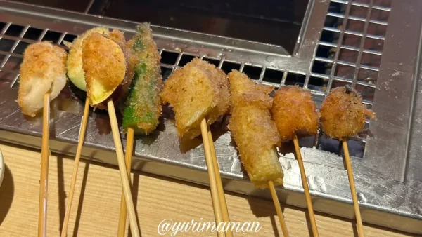 串家物語のバッター液とパン粉。セルフで衣をつけて揚げる体験型スタイル2